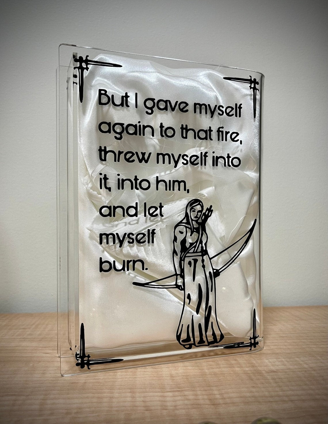 ACOTAR A Court of Thorns and Roses Acrylic Book Vase, Velaris Acrylic Flower Vase, Book Lover Gift, Gifts For Book Lover, VLRBV09