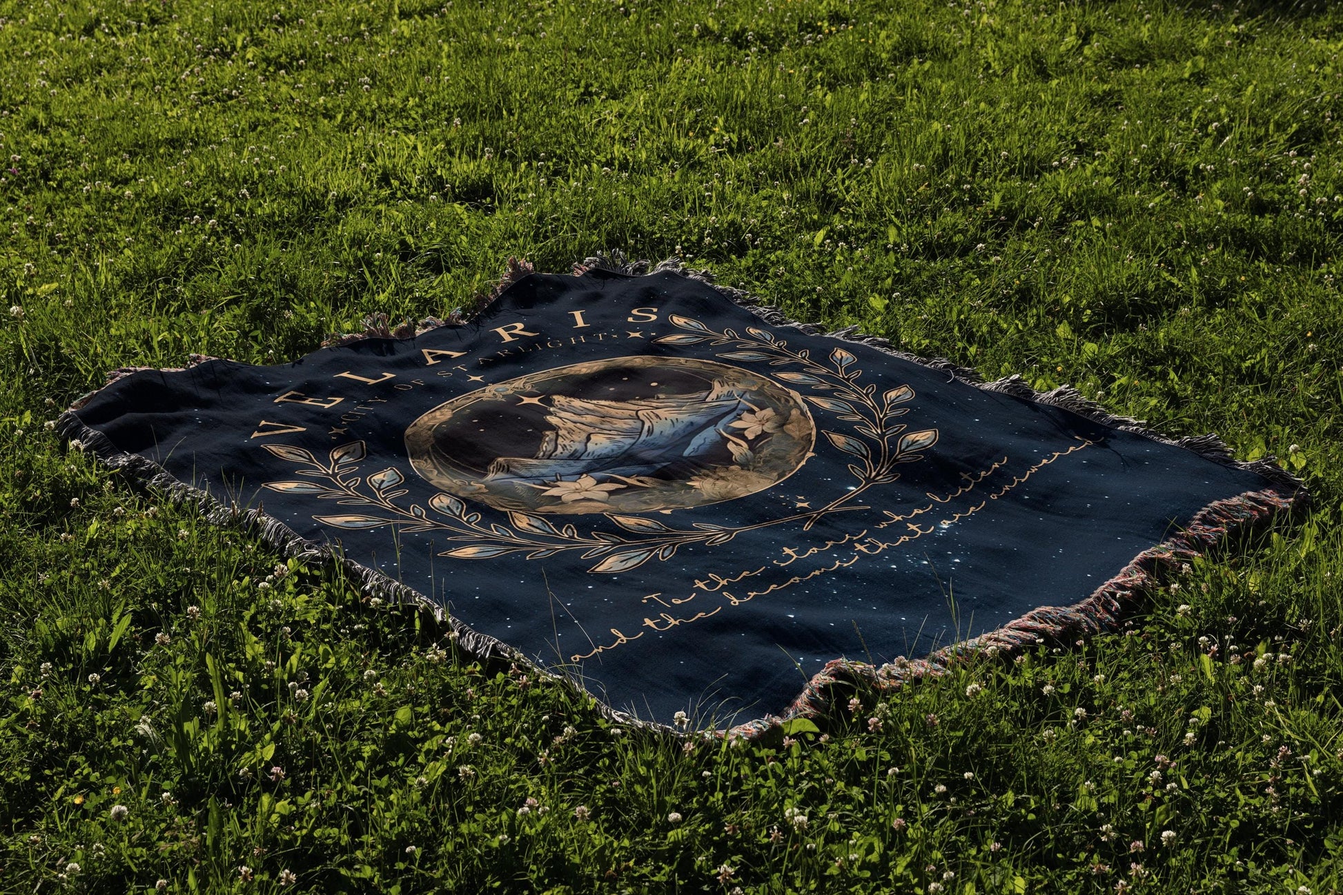 Velaris City of Starlight Woven Blanket, Fantasy Mountain and Floral Design Throw, To the Stars Who Listen Quote, Cozy Home Decor for ACOTAR Fans BKVLR12
