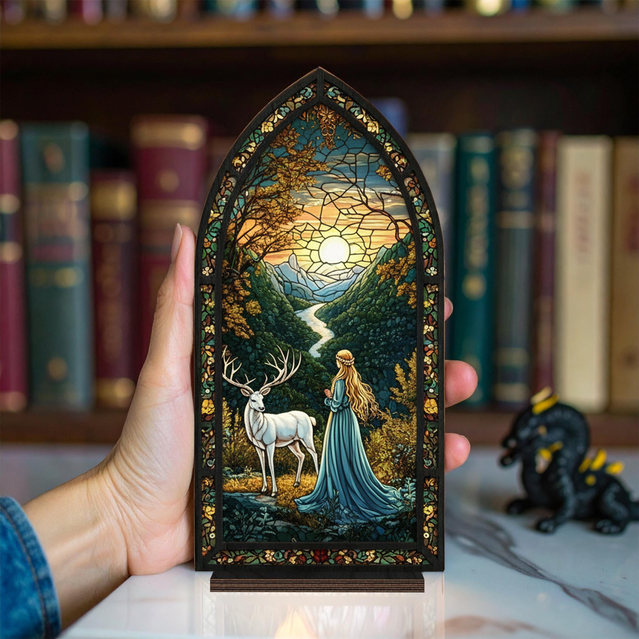 Aelin Throne of Glass Crescent City Book Nook, Fantasy Bookshelf Insert, Reader Decor, Bookish Gift, Fantasy Collectible BNVLR16