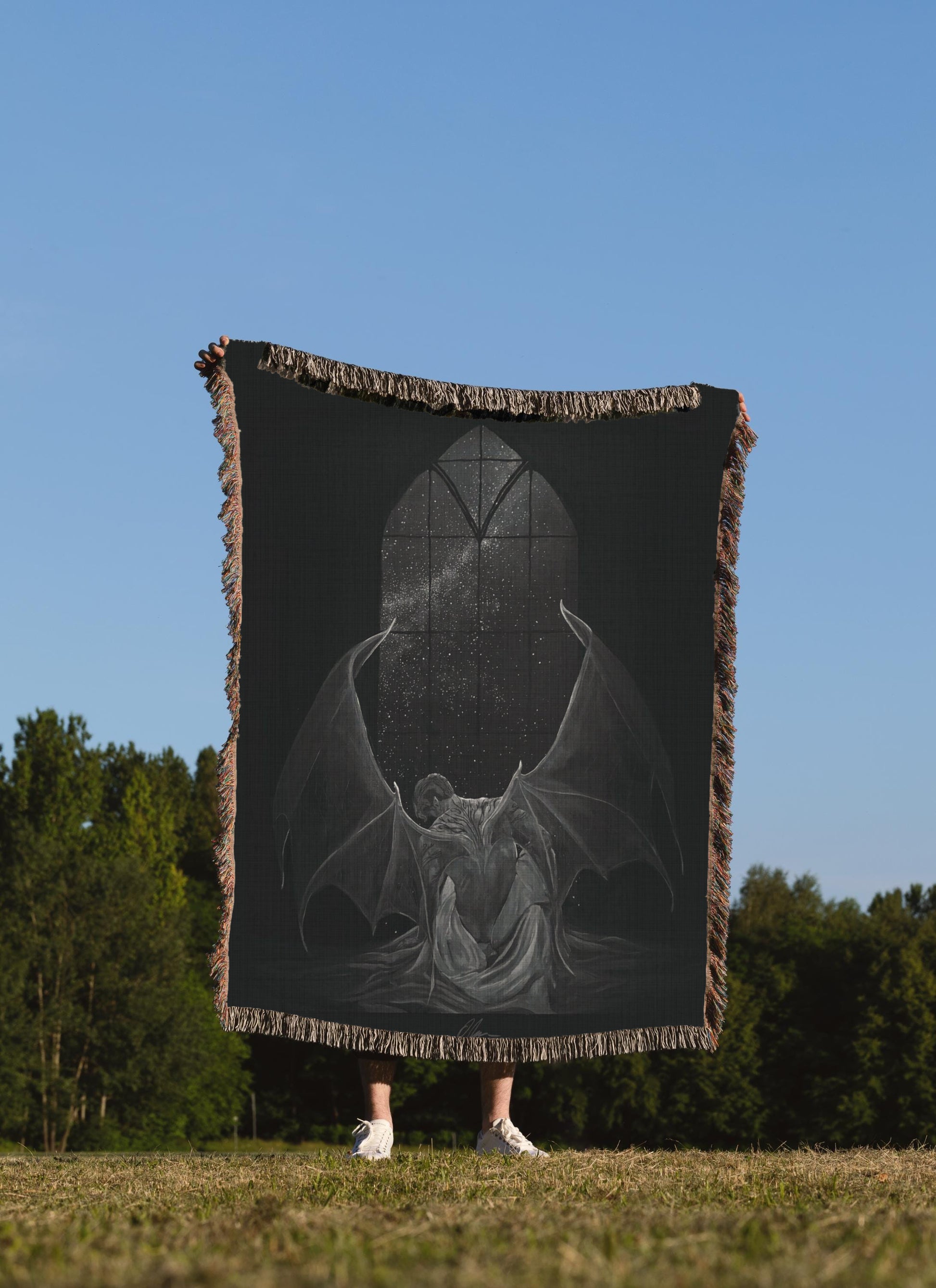 Rysand Woven Blanket, ACOTAR Inspired Cozy Throw, Fantasy Art Decor for Fans, Black and White Dragon Wing Design, Gift for Book Lovers BKVLR16