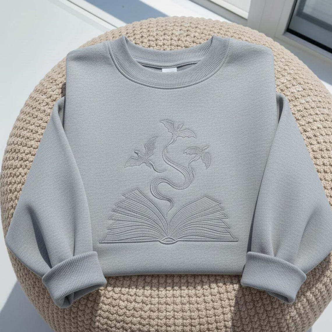 Fourth Wing Dragon Book Sweatshirt, Minimal Fantasy Reader Crewneck, Cozy Bookish Gift for Women and Romantasy Lovers VEMB82