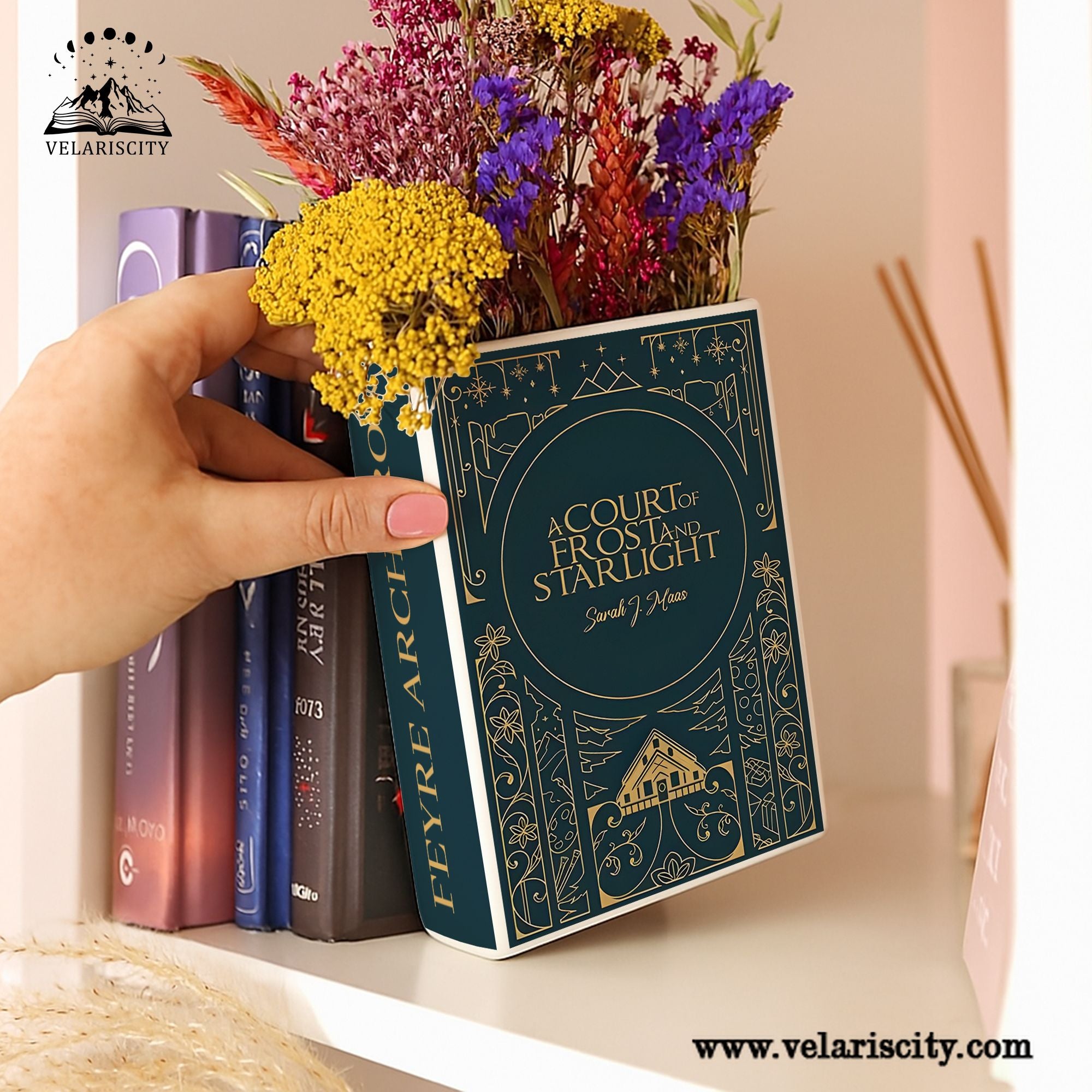 A Court of Frost And Starlight Ceramic Book Vase, Ceramic Fantasy Vase for Book Lovers, Book Gift For Fan CVVRL27