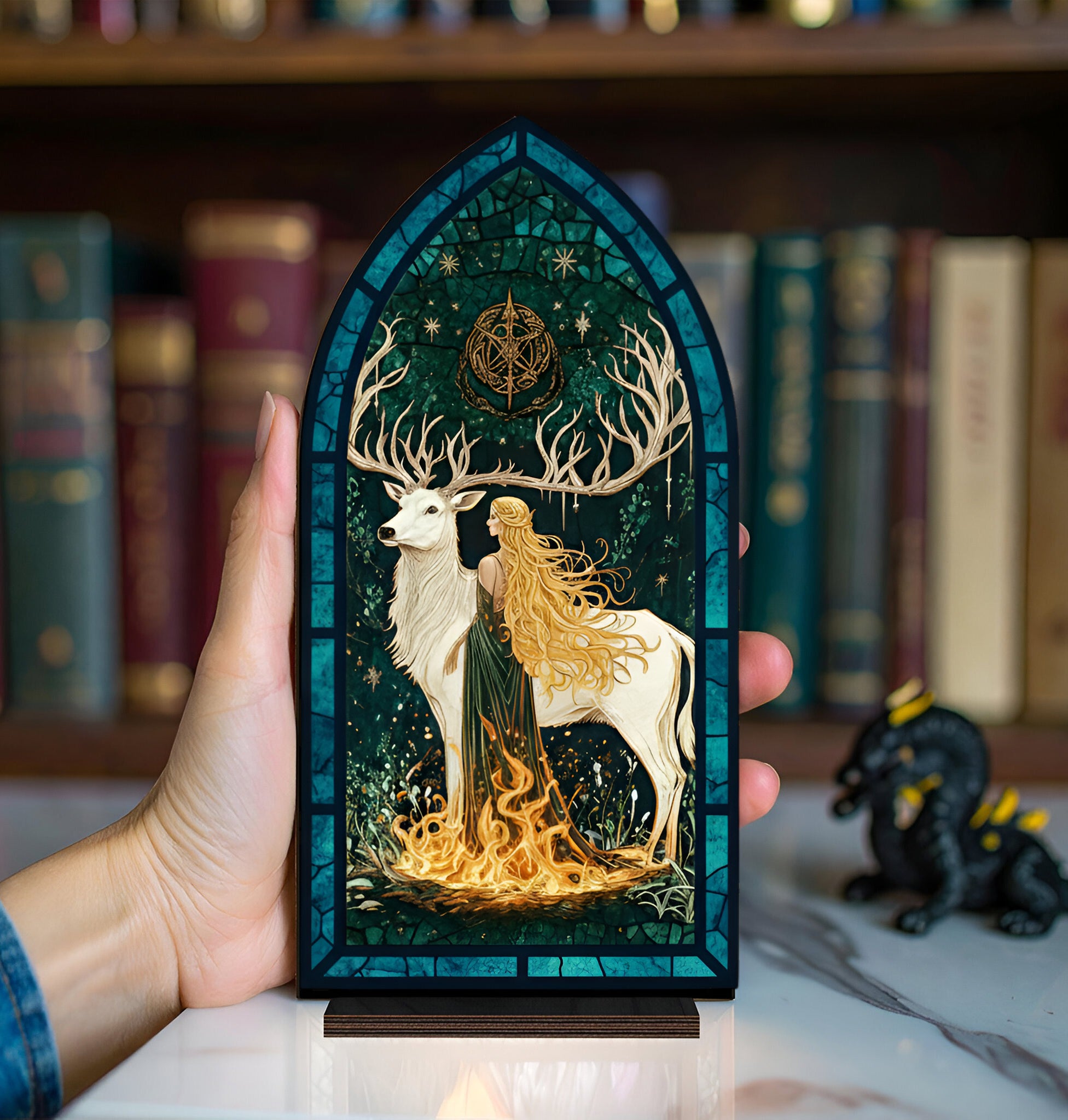 Aelin Throne of Glass Book Nook, Fantasy Decor, Stag and Fire Scene, Cozy Reading Light, Bookish Gift, Magical Home Accent BNVLR23