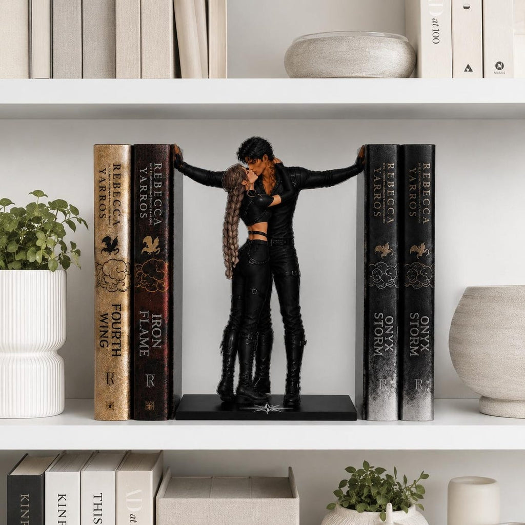 Violet and Xaden Bookend Standee, Fourth Wing Dragon Rider Shelf Decor, Basgiath Acrylic Display, Romantasy Booktok Gift, Fourth Wing Decor. BSVLAR04