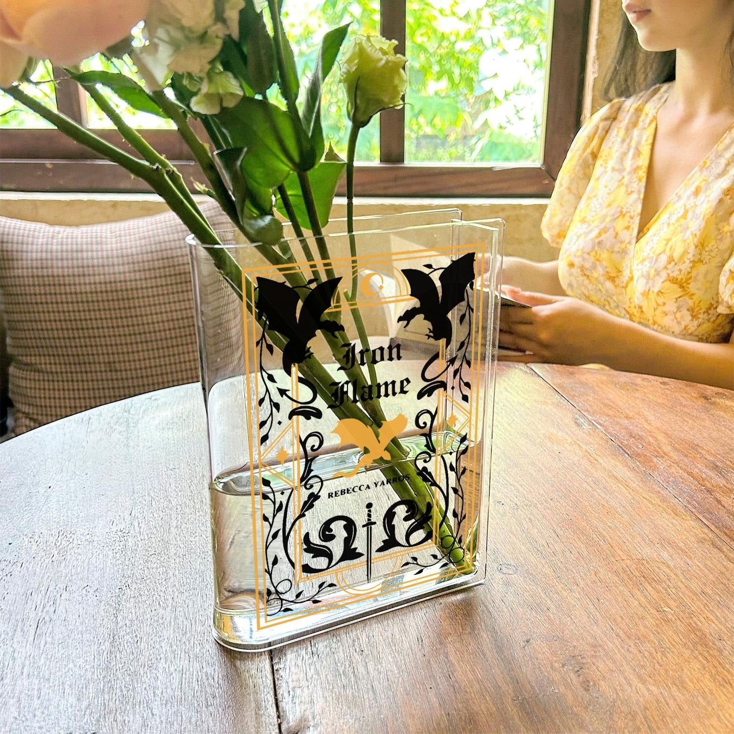 Iron Flame Book Vase, Basgiath War College Flower Vase, Rebecca Yarros Book Decor, Fantasy Dragon Acrylic Vase, Book Shaped Shelf Art VLRBV23