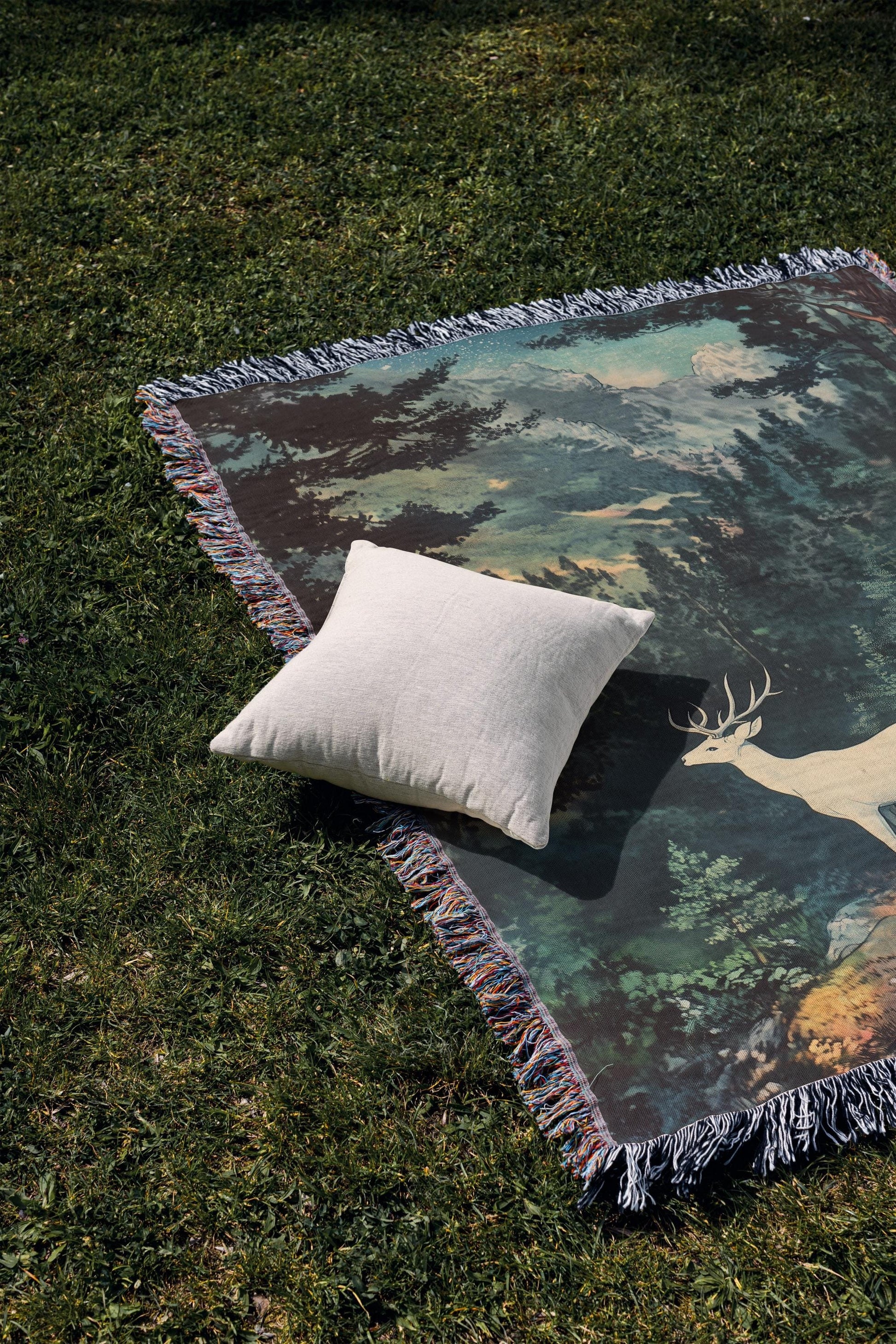 Throne of Glass Woven Blanket, White Stag Tapestry Throw, Aelin Inspired Fantasy Book Decor, Cozy Reading Blanket, Terrasen Aesthetic Gift BKVLR04