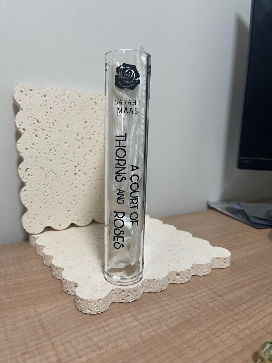 ACOTAR A Court of Thorns and Roses Acrylic Book Vase, Velaris Acrylic Flower Vase, Book Lover Gift, Gifts For Book Lover, VLRBV07