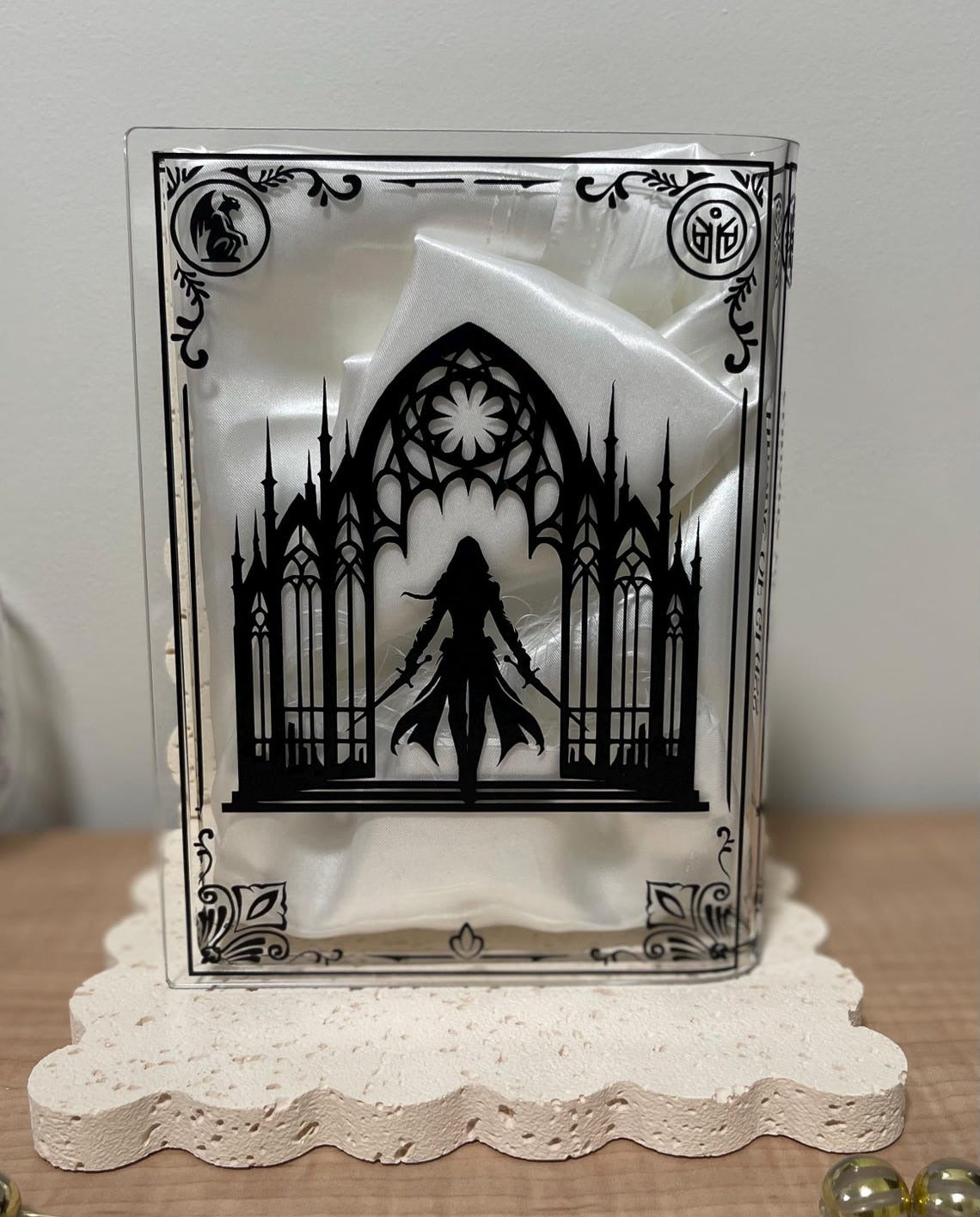 Throne of Glass Acrylic Book Vase, Velaris Acrylic Flower Vase, Book Lover Gift, Gifts For Book Lover, VLRBV08