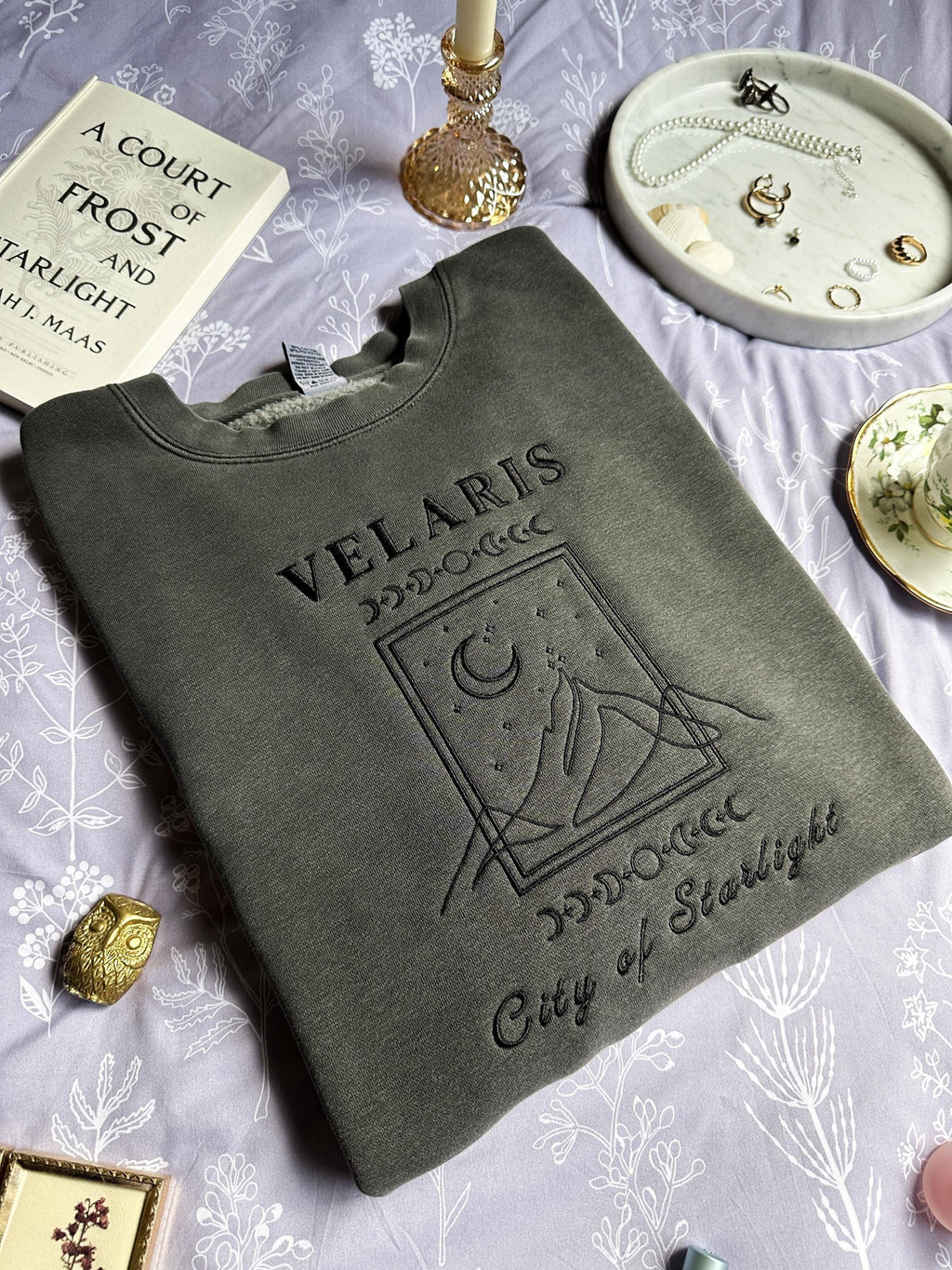 ACOTAR Velaris Embroidered Sweatshirt, ACOTAR Merch, ACOTAR Sweatshirt, Velaris Sweatshirt, ACOTAR Shirt, SJM Merch, MAAS Rhys VEMB60