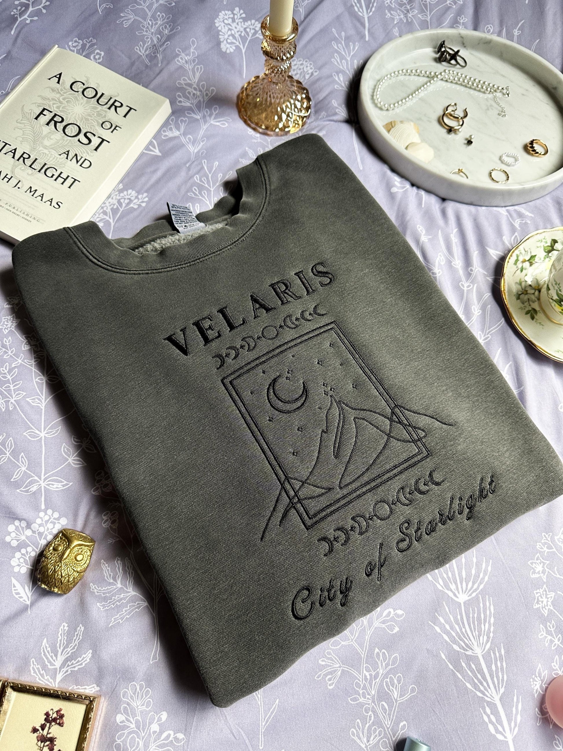 ACOTAR Velaris Embroidered Sweatshirt, ACOTAR Merch, ACOTAR Sweatshirt, Velaris Sweatshirt, ACOTAR Shirt, SJM Merch, MAAS Rhys VEMB60