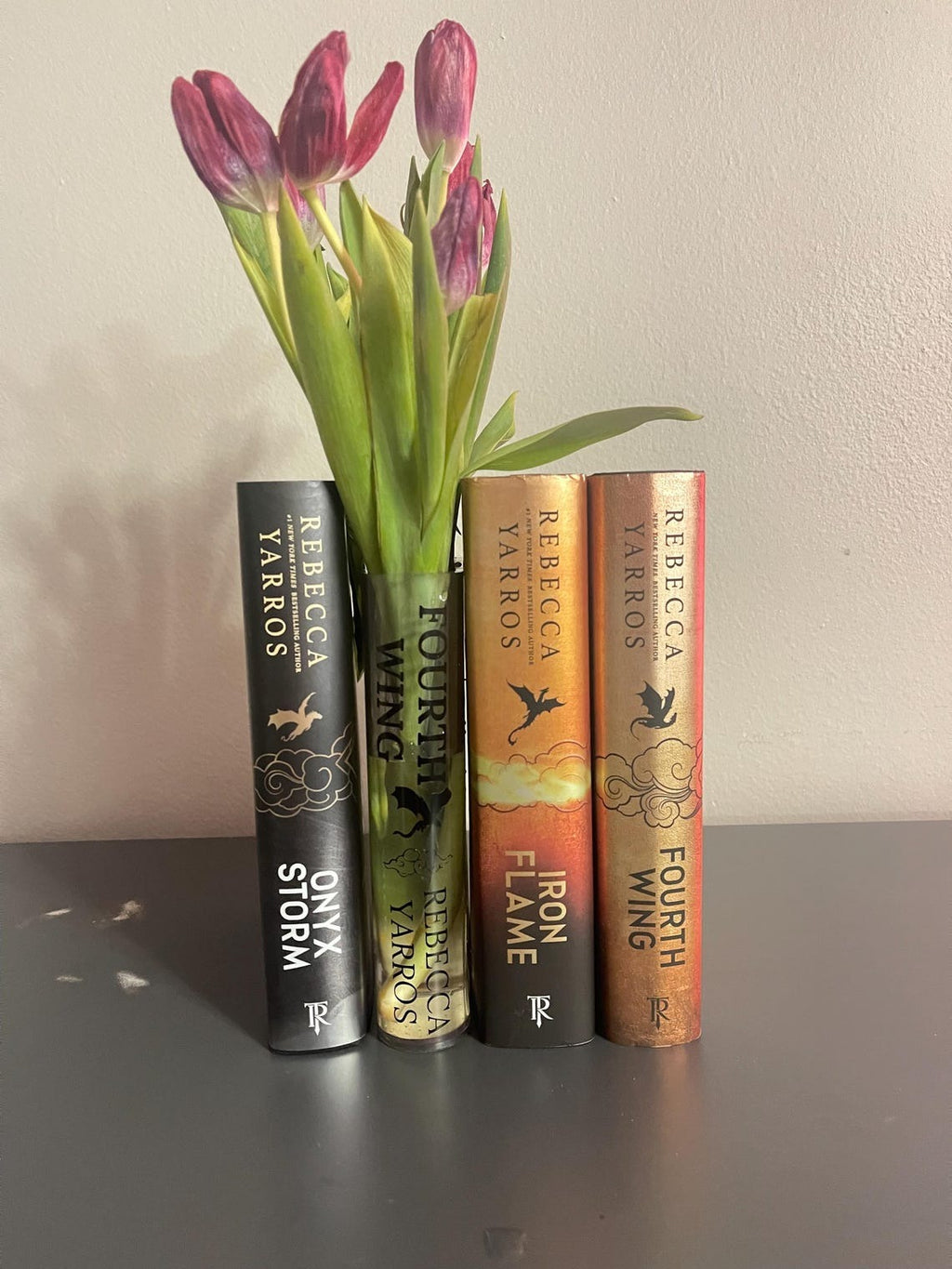 Fly or Die Acrylic Book Vase, Fourth Wing Acrylic Flower Vase, Basgiath War College Book Lover Gift, Gifts For Book Lover, VLRBV06