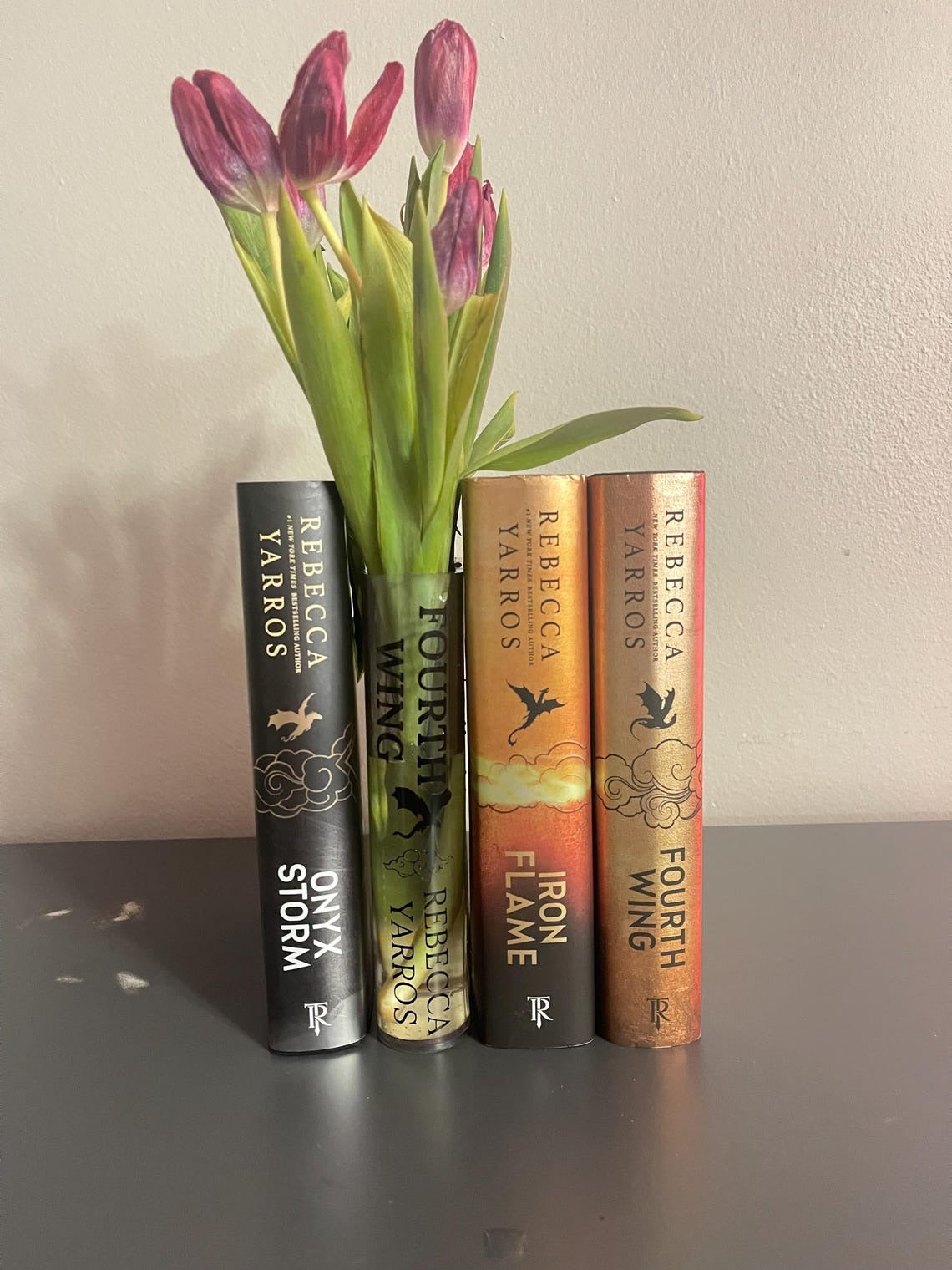 Fly or Die Acrylic Book Vase, Fourth Wing Acrylic Flower Vase, Basgiath War College Book Lover Gift, Gifts For Book Lover, VLRBV06