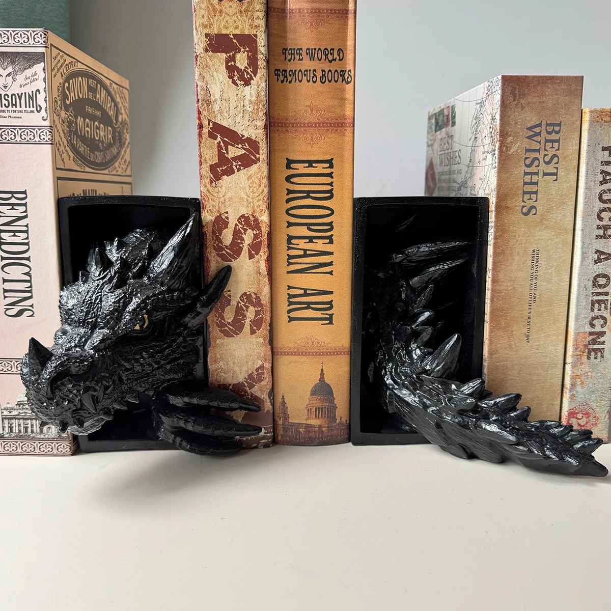 Black Dragon Head and Tail Book Nook & DnD DM Screen, 2 in 1 Fantasy Set Fourthwing Onyxstorm Decor Gift