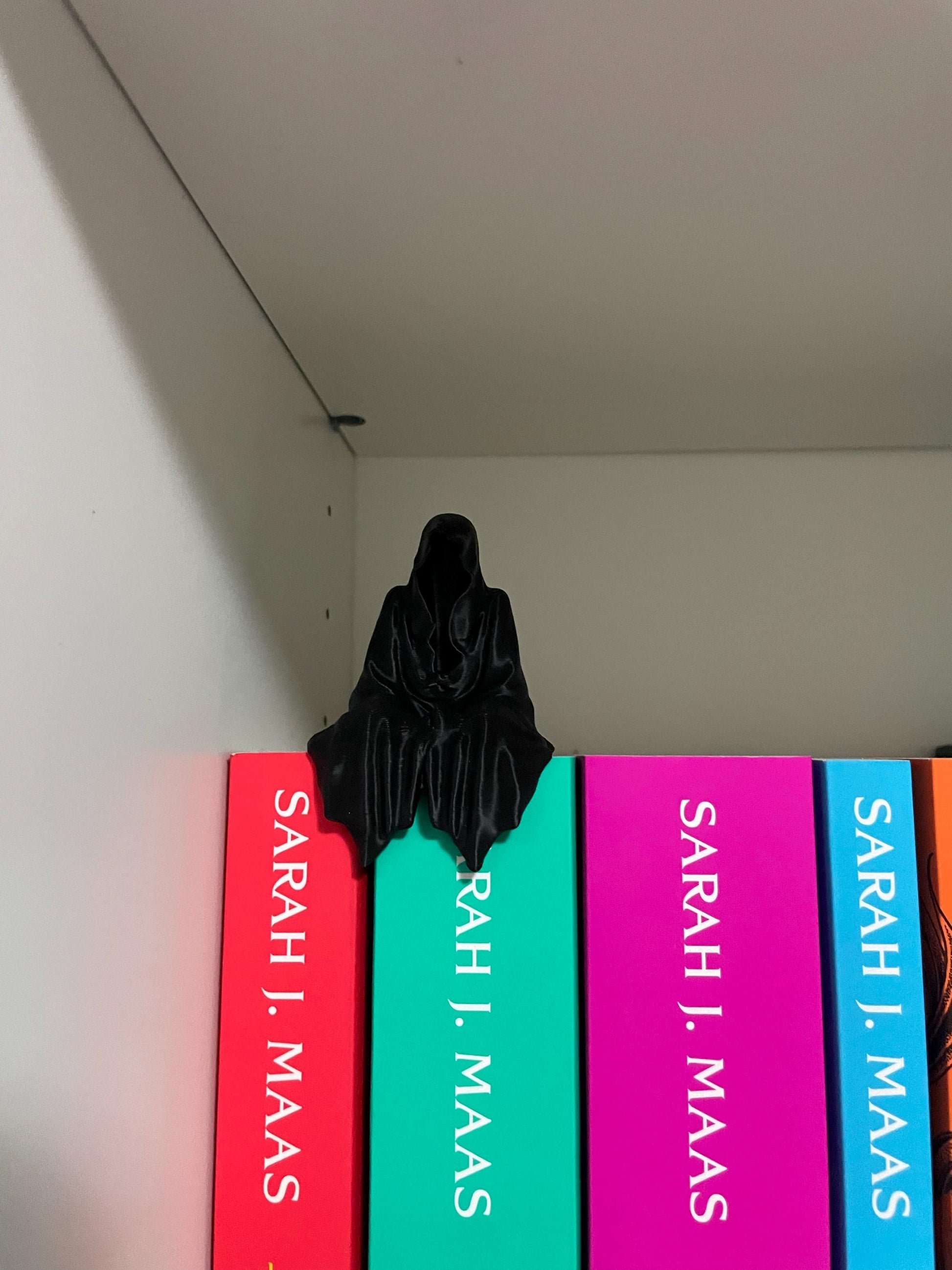 Suriel ACOTAR Bookcase Ornament Sitting Death Grim Reaper Ghost 3D Printed