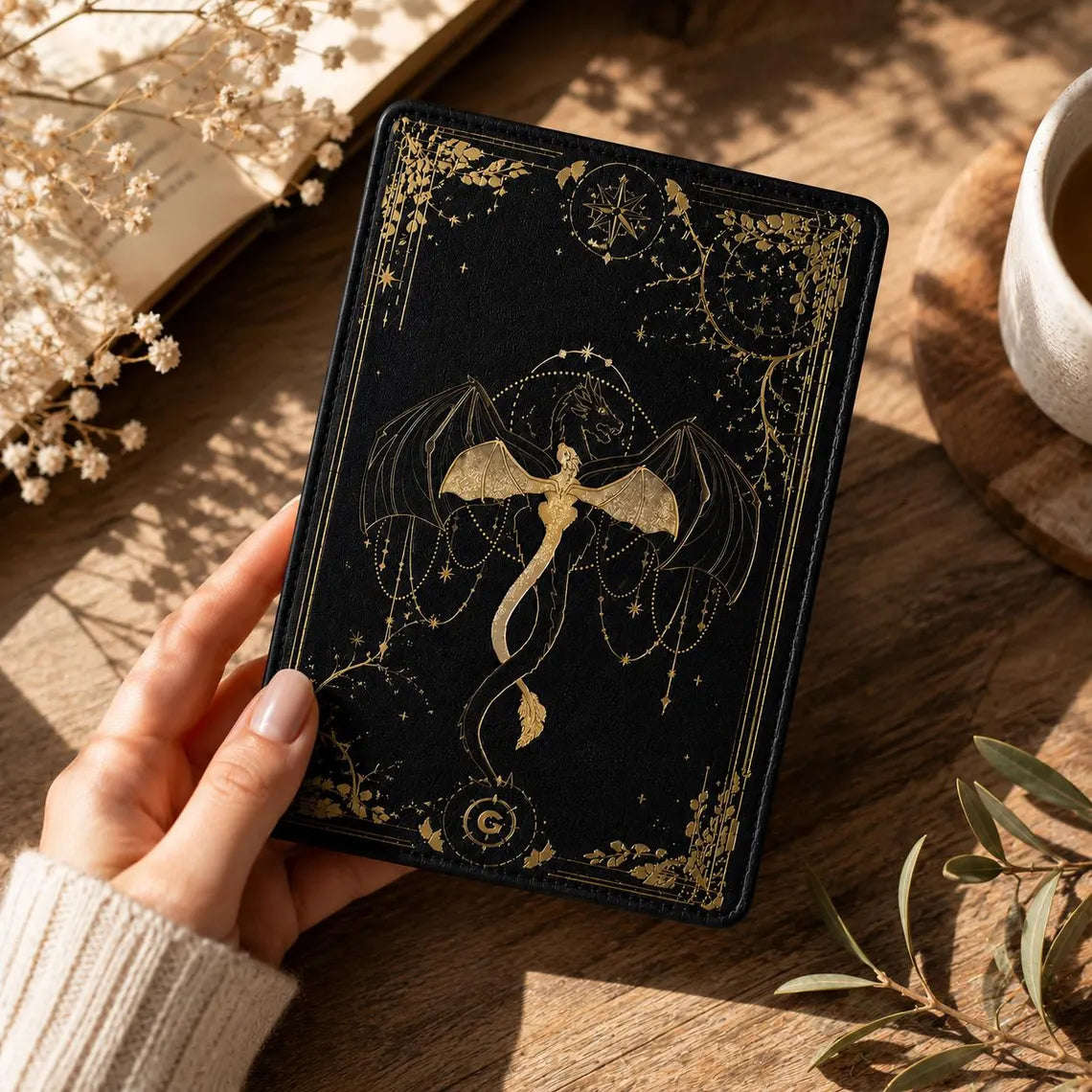 Fourth Wing Dragon Kindle Case, Black Gold Celestial E-reader Cover for Paperwhite 6'' 6.8'' 7'', Kindle 10th 11th 12th Gen, Kobo Case 	KCVLR15