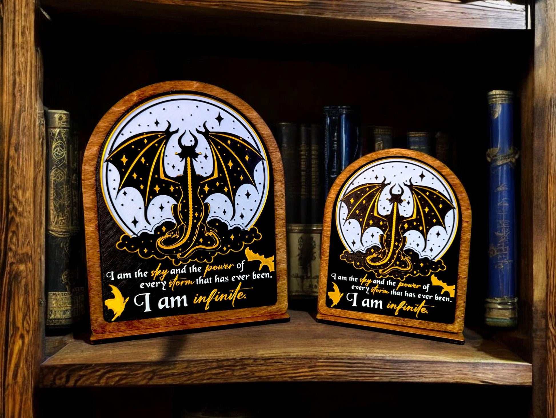 I am Infinite Fourth Wing Bookshelf Sign Wooden Shelf Sitter with Stand Bookish Decor for Xaden, Violet, Tairn and Andarna Lovers
