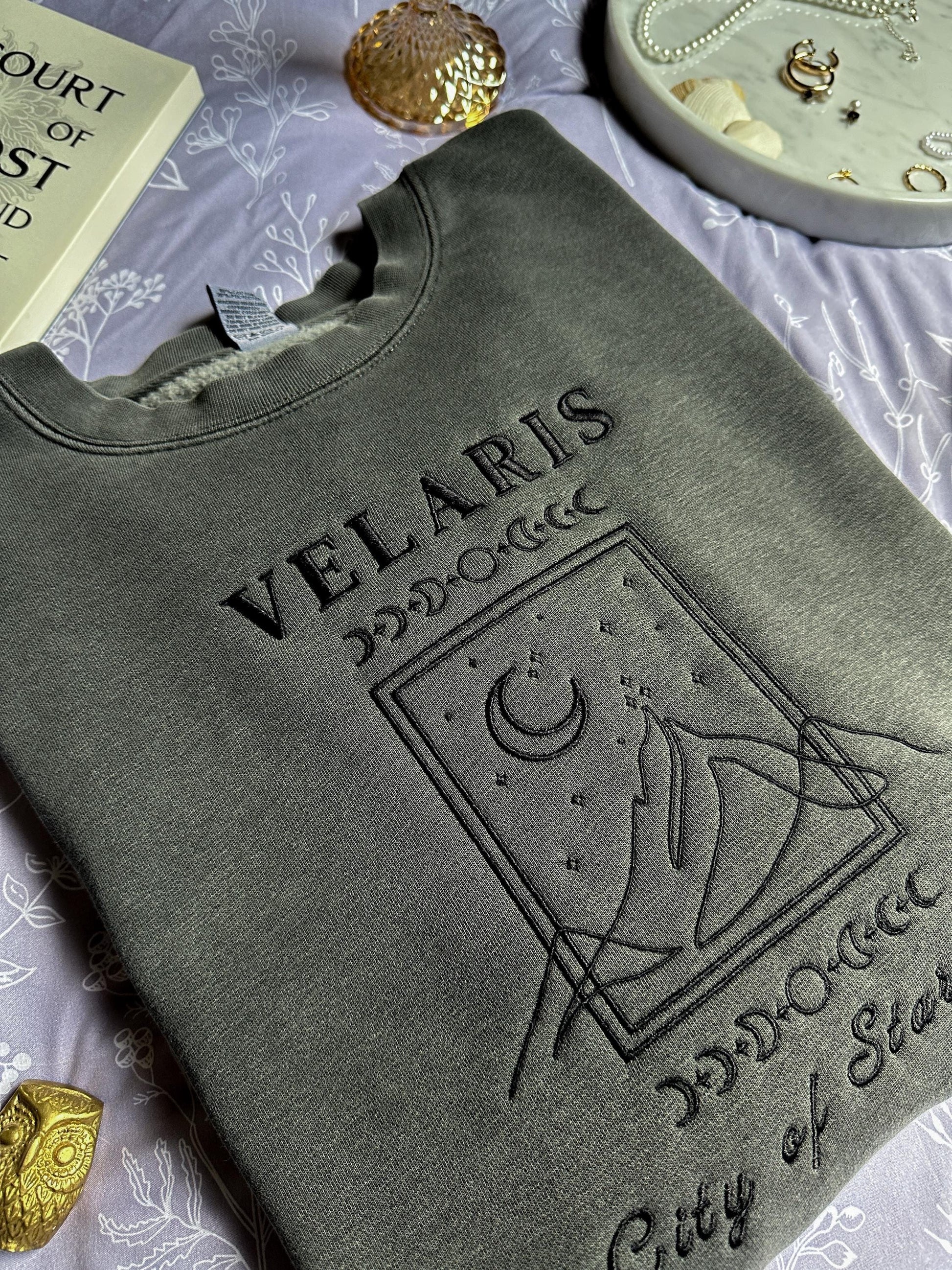 ACOTAR Velaris Embroidered Sweatshirt, ACOTAR Merch, ACOTAR Sweatshirt, Velaris Sweatshirt, ACOTAR Shirt, SJM Merch, MAAS Rhys VEMB60