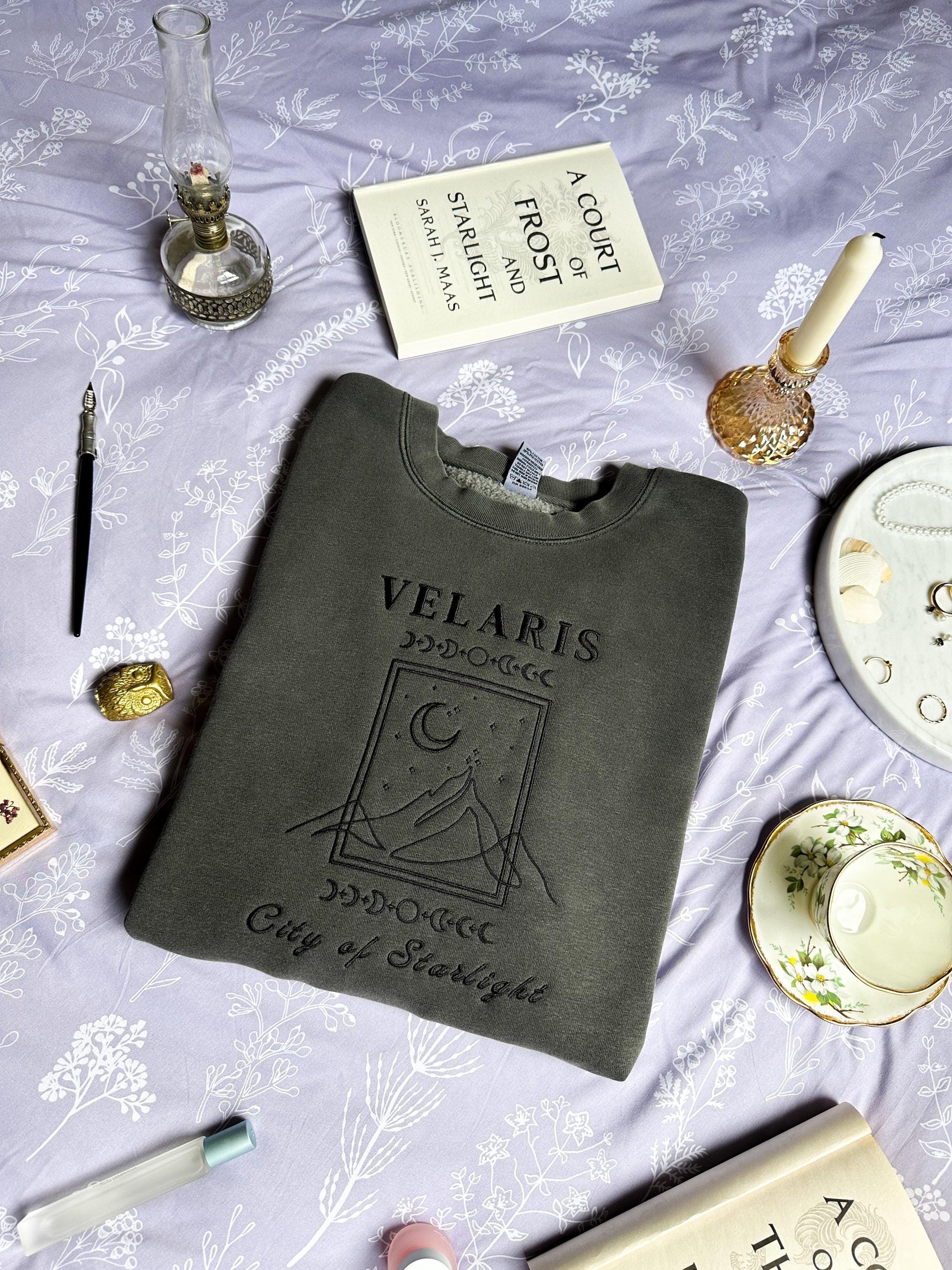 ACOTAR Velaris Embroidered Sweatshirt, ACOTAR Merch, ACOTAR Sweatshirt, Velaris Sweatshirt, ACOTAR Shirt, SJM Merch, MAAS Rhys VEMB60