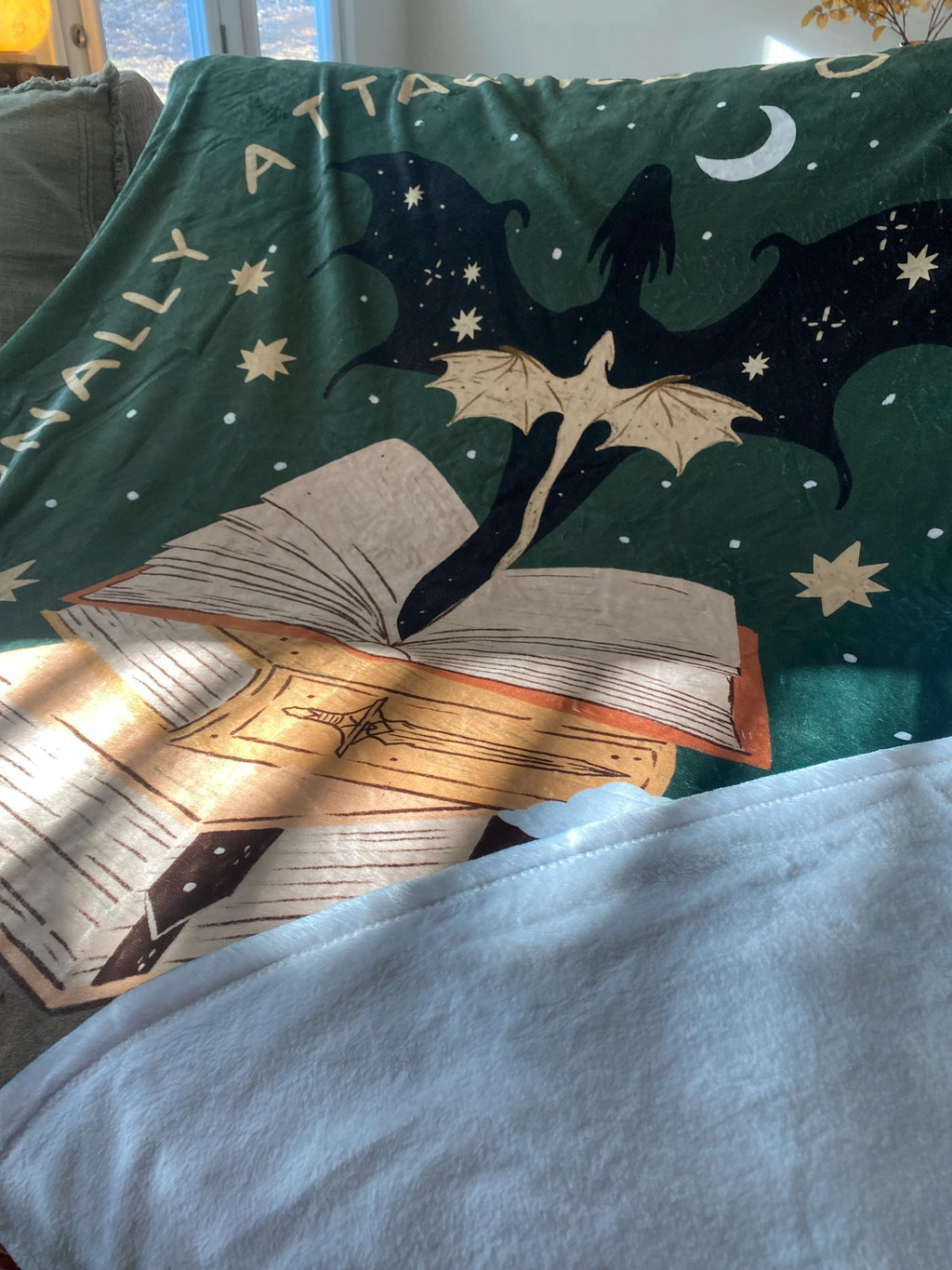 Fourth Wing Blanket, Emotionally Attached to Fictional Dragons Throw, Fantasy Book Lover Gift, Cozy Reading Blanket for Readers and Dragon Fans BKVLR33